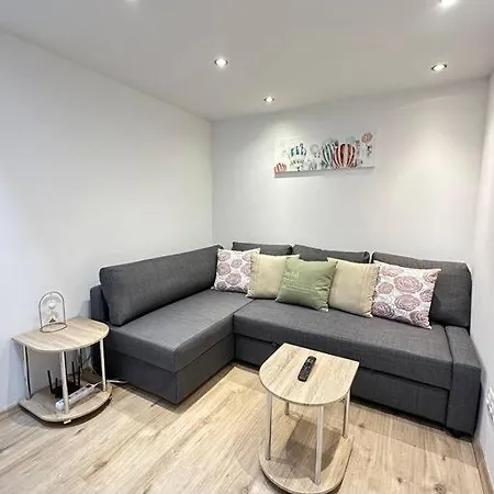 Charming In The Heart Of - Baby Loic Apartman