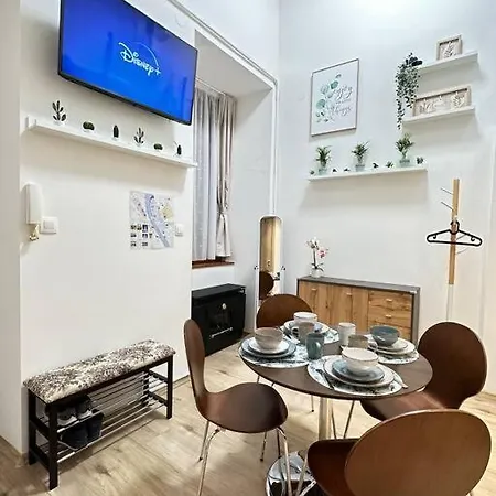 Charming In The Heart Of - Baby Loic * 布达佩斯